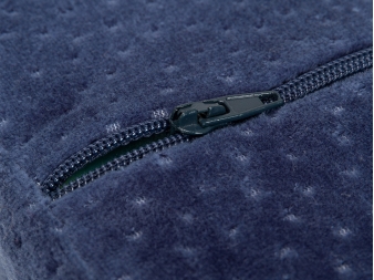 Almohada azul ergonómica AH88 de Pikolin Home