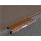 Detalle tirador madera y metal del canapé tapizado Design piombo de Pikolin