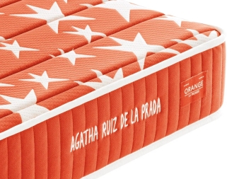 Detalle platabanda bordada Ágatha Ruiz de la Prada – Orange La Premier