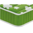 Detalle del tejido superior verde con flor blanca (Ágatha)