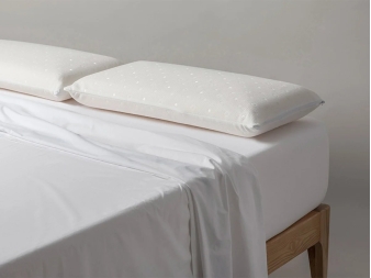 Almohada viscoelástica antialérgenos Velfont sobre la cama