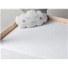 Detalle lateral de la funda de colchón para cuna