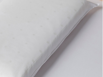 Vista superior de la almohada viscoelástica para bebé