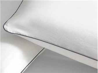 detalle ribete almohada cadi velfont microfibra